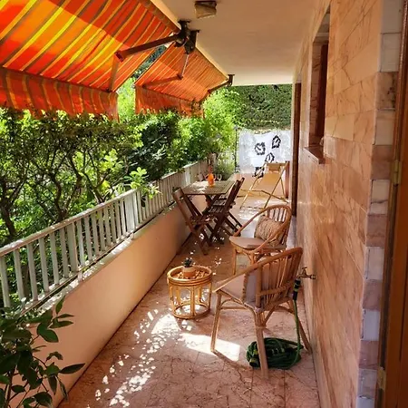 Nice 50m With Terrace In Sur Mer *