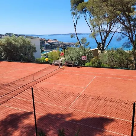 Nice 50m With Terrace In Sur Mer